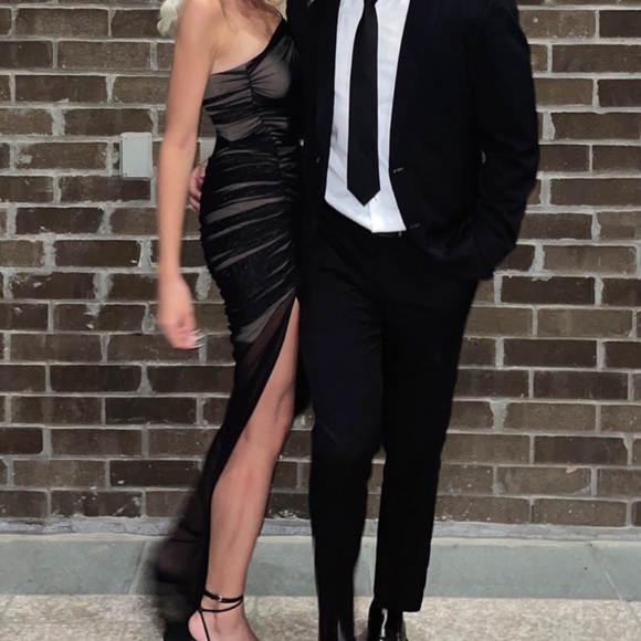 Revolve Nookie Mecca Gown - size S in Black - Picture 3 of 4